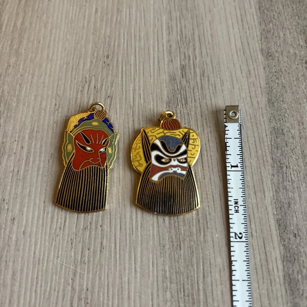 Vintage Chinese Opera Mask Pendant lot Set‎ 2 Pieces Enamel gold tone Kabuki